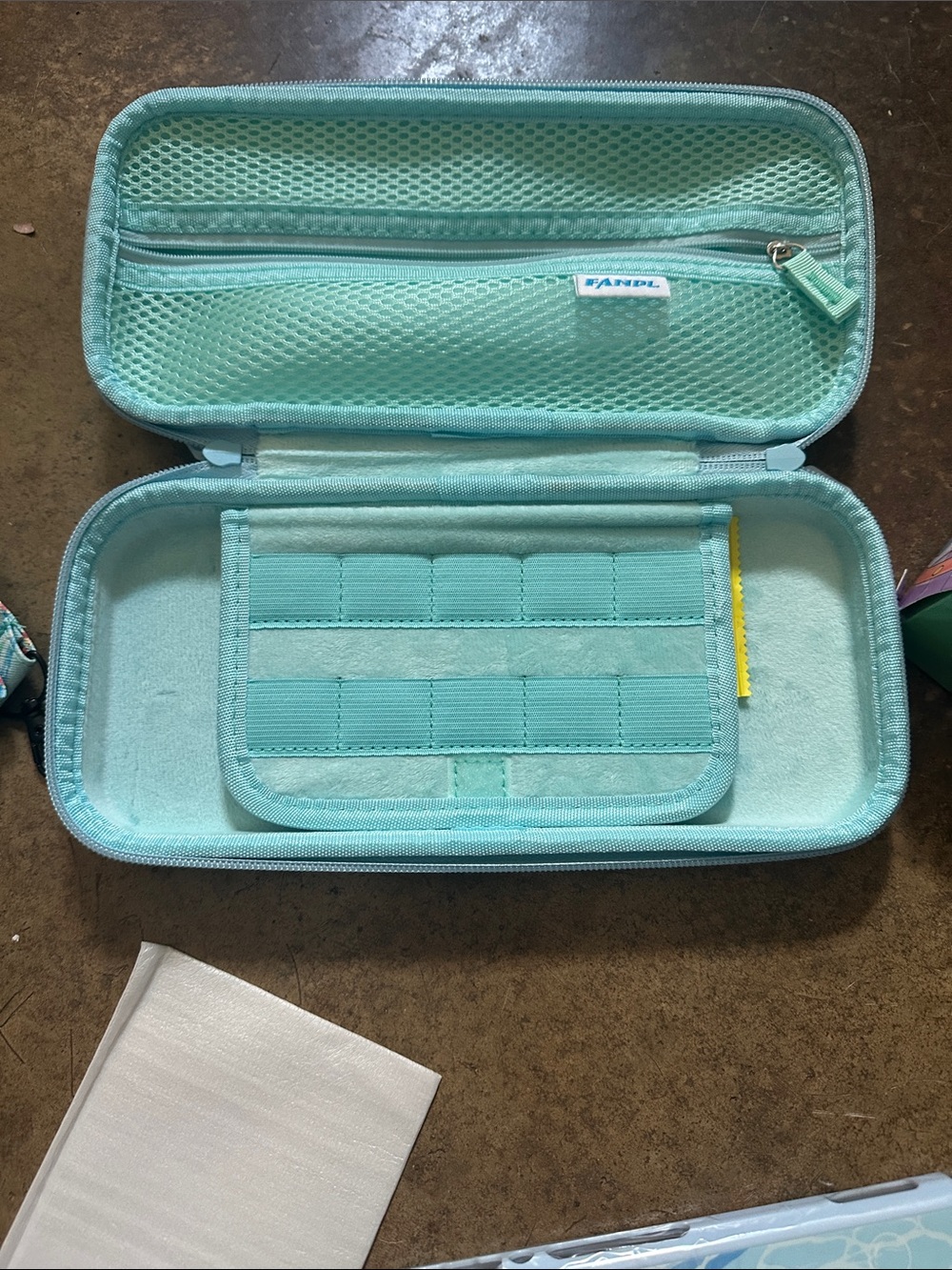 Nintendo switch case - Picture 2 of 2